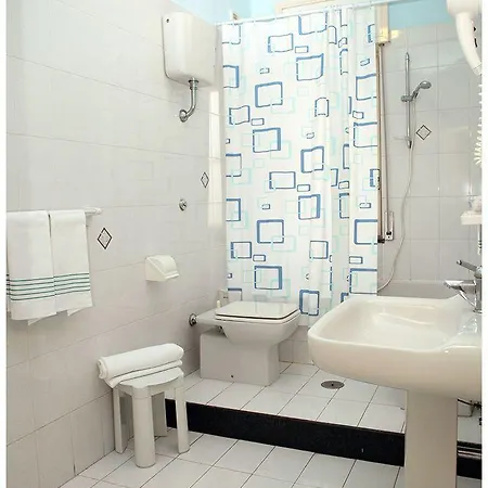 מלון Iside 3*