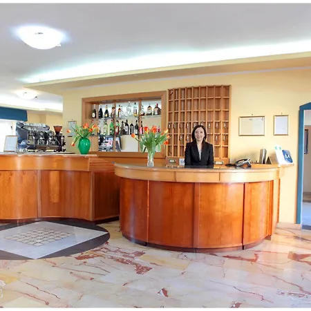 Hotel Iside 3*