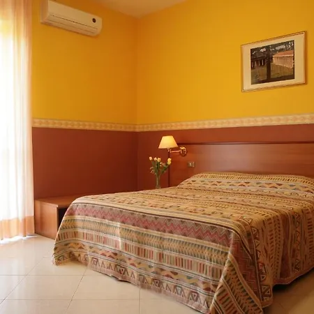 Hotel Iside 3*